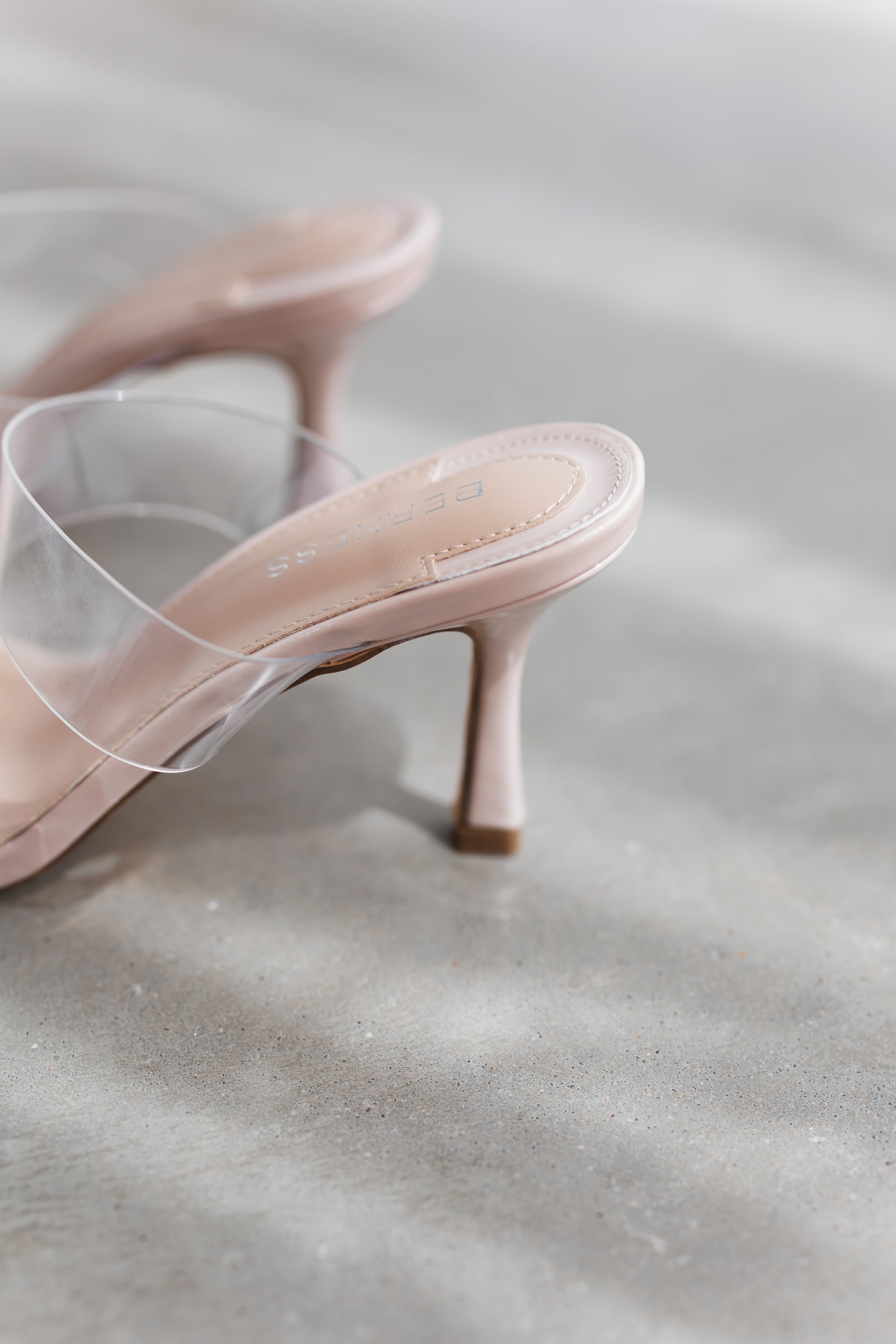 Callie Heel-Clear/Beige